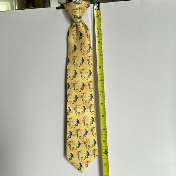 Clip on tie for boys - Picture 1 of 3